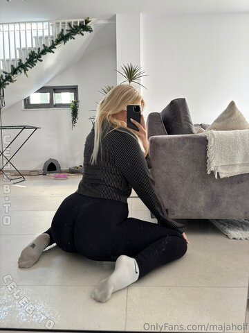 Maja Holf nude photo 64