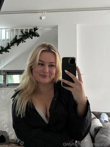 Maja Holf nude photo 71