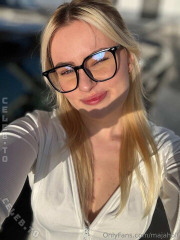 Maja Holf nude photo 97