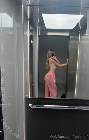 Maja Holf photo 2