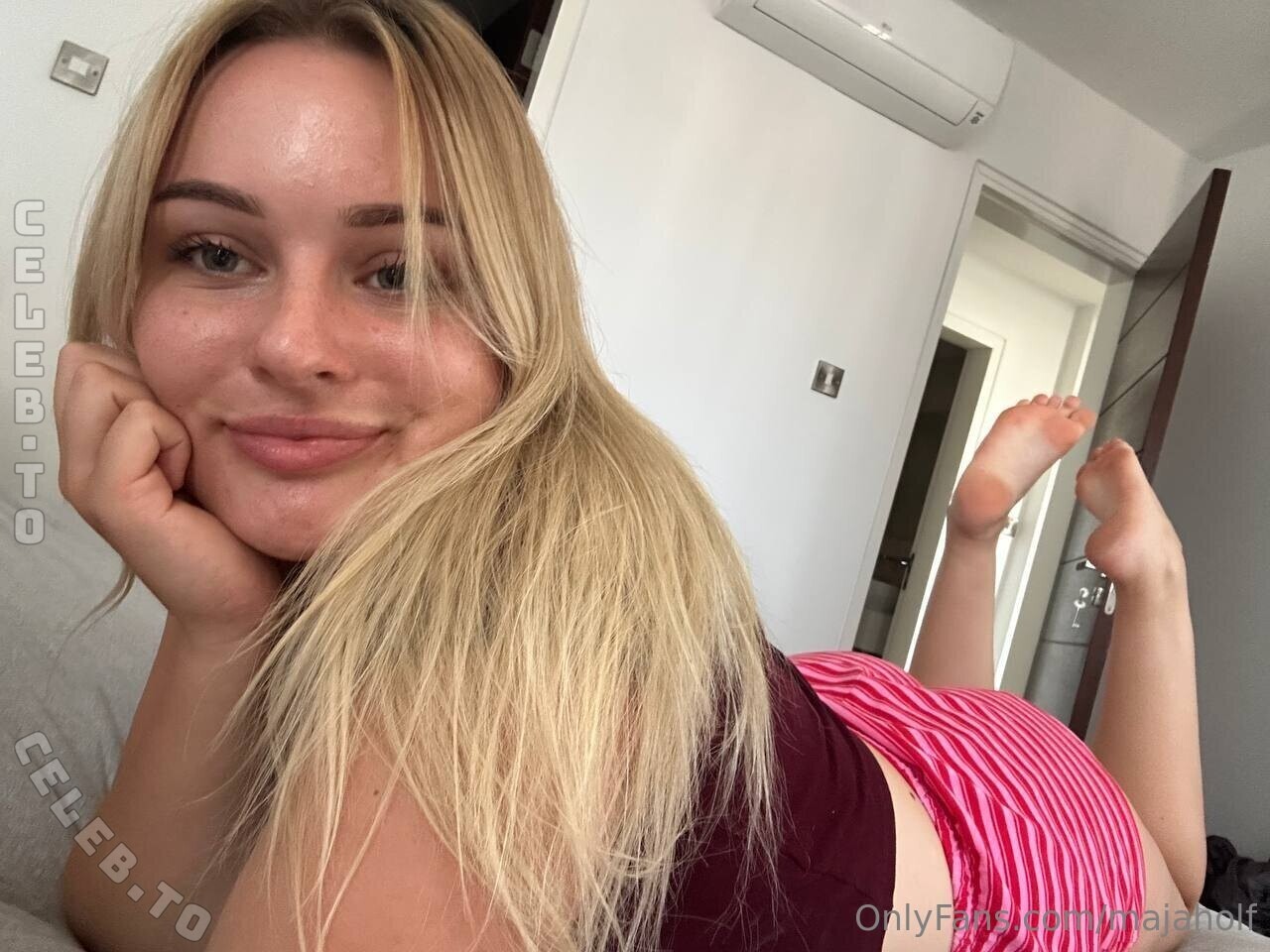 Maja Holf nude photo 2