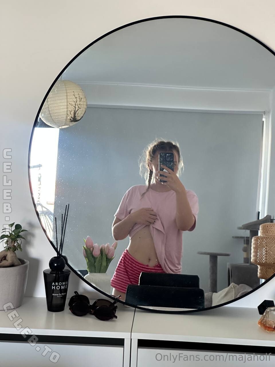 Maja Holf nude photo 1