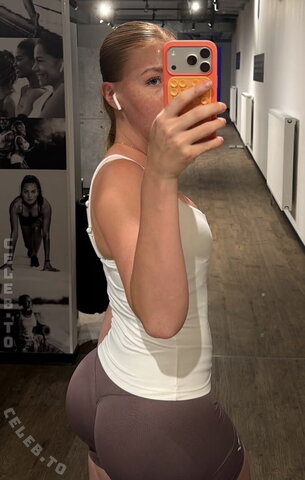 Maja Zoe nude photo 12