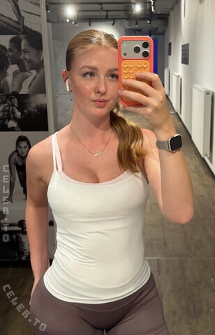 Maja Zoe New (1 photo)