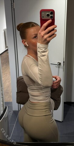 Maja Zoe – So crazy the ass