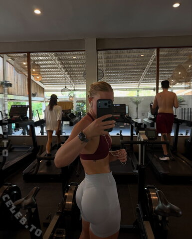 Majaaleonie nude photo 4