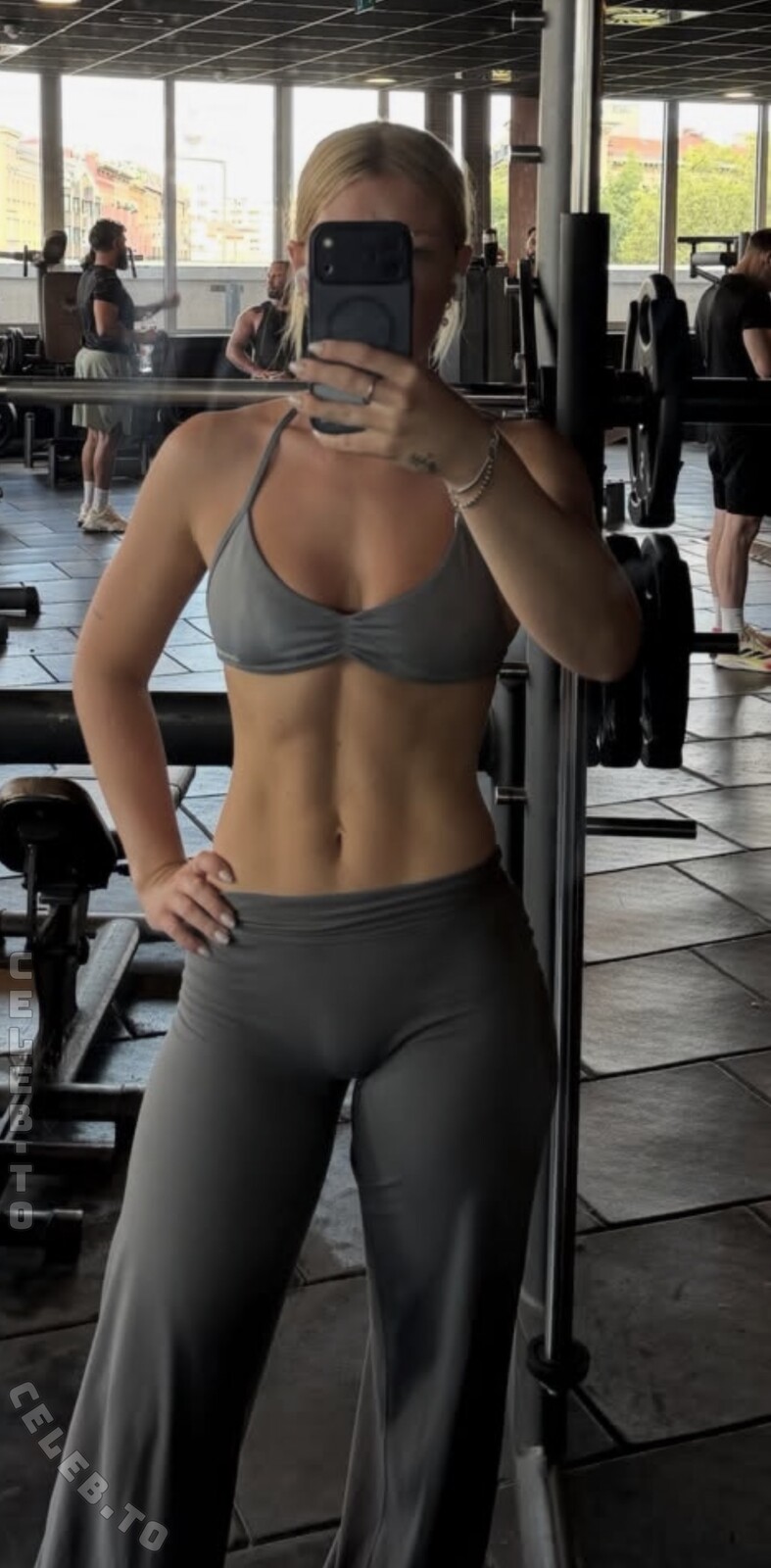 Majaaleonie nude photo 3