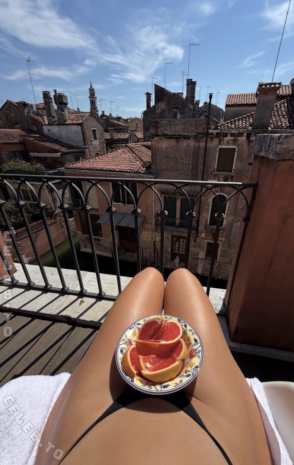 Majaaleonie nude photo 5