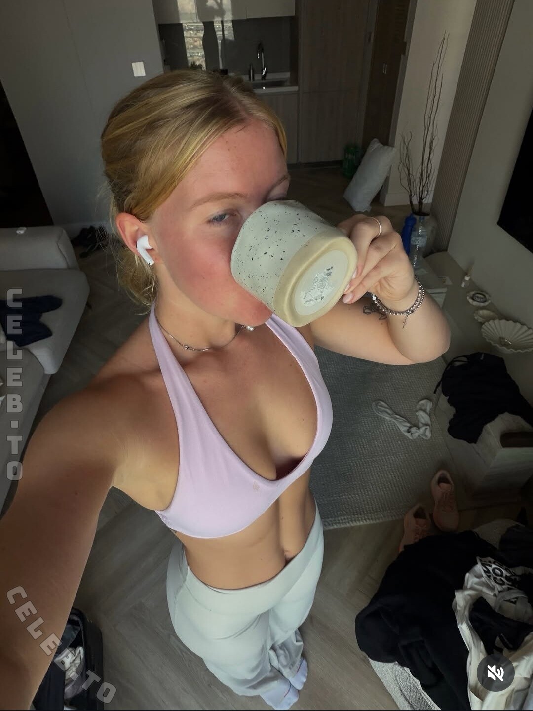 Majaaleonie nude photo 2