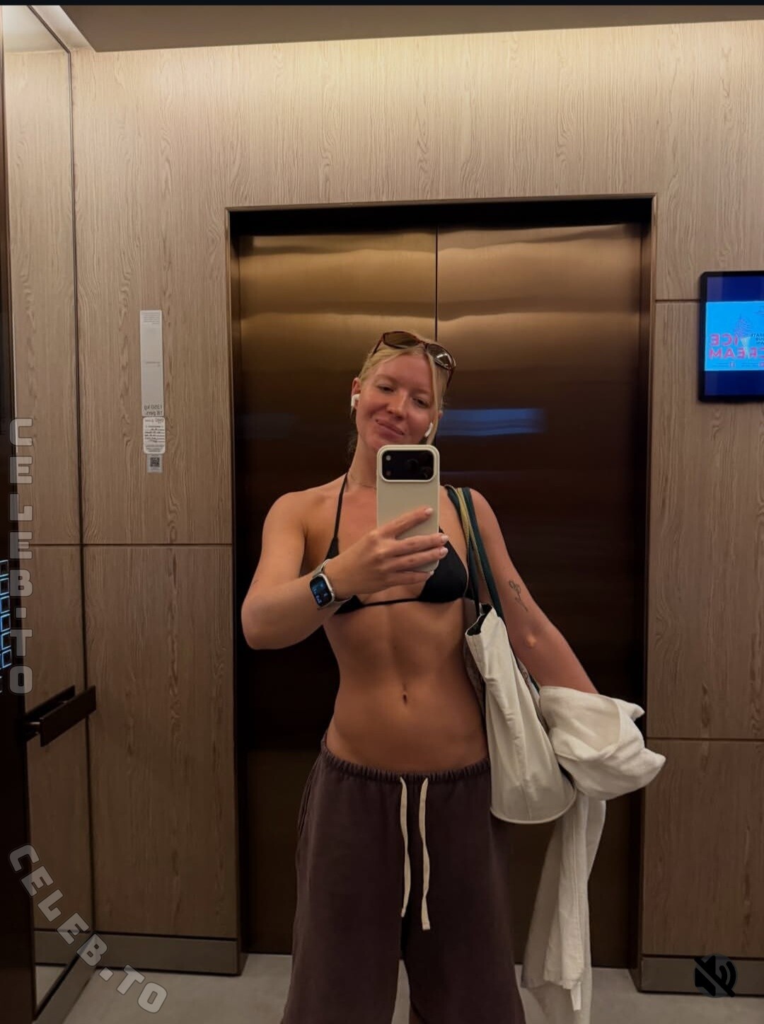Majaaleonie nude photo 4