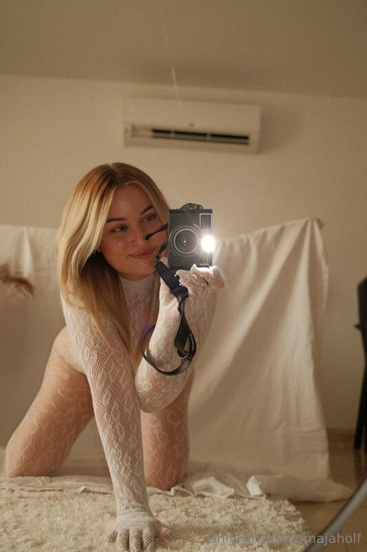 majaholf nude photo 3
