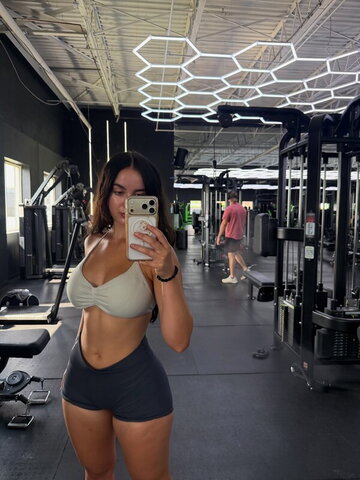 makayla mcquoid nude photo 6