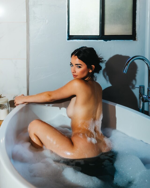 Makayla Weathers nude photo 2