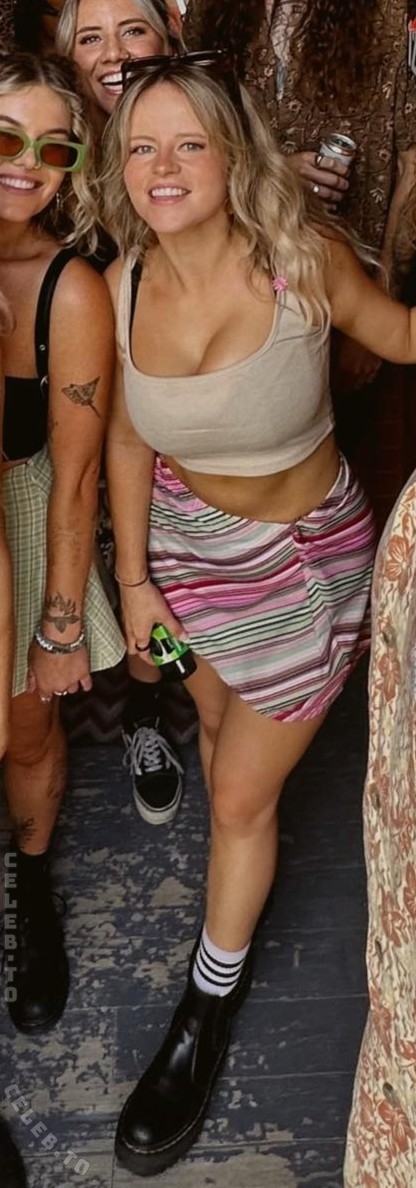 makilllla nude photo 4