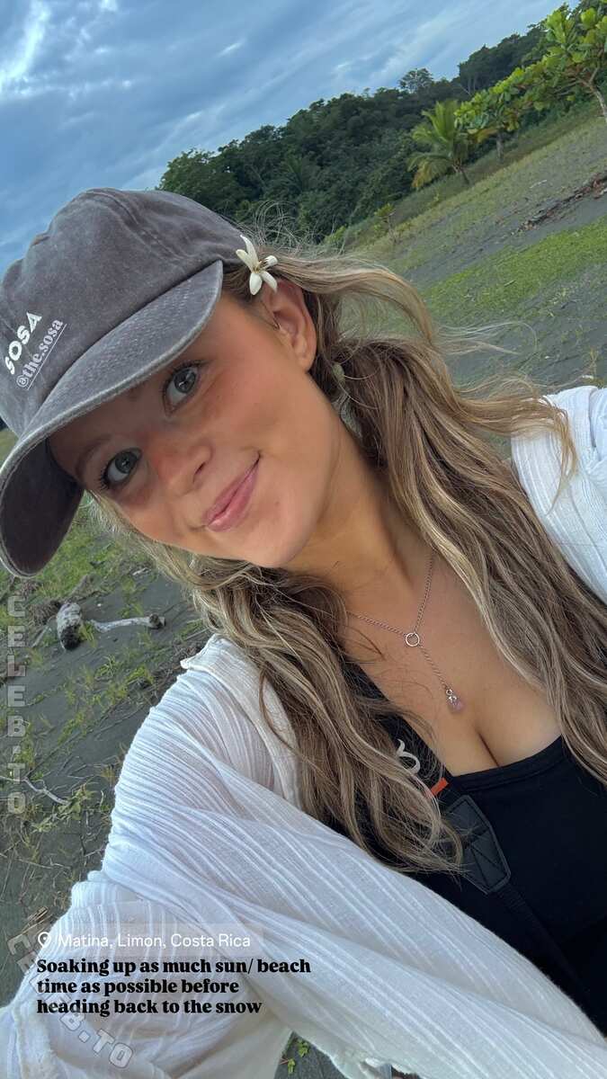 makilllla nude photo 2