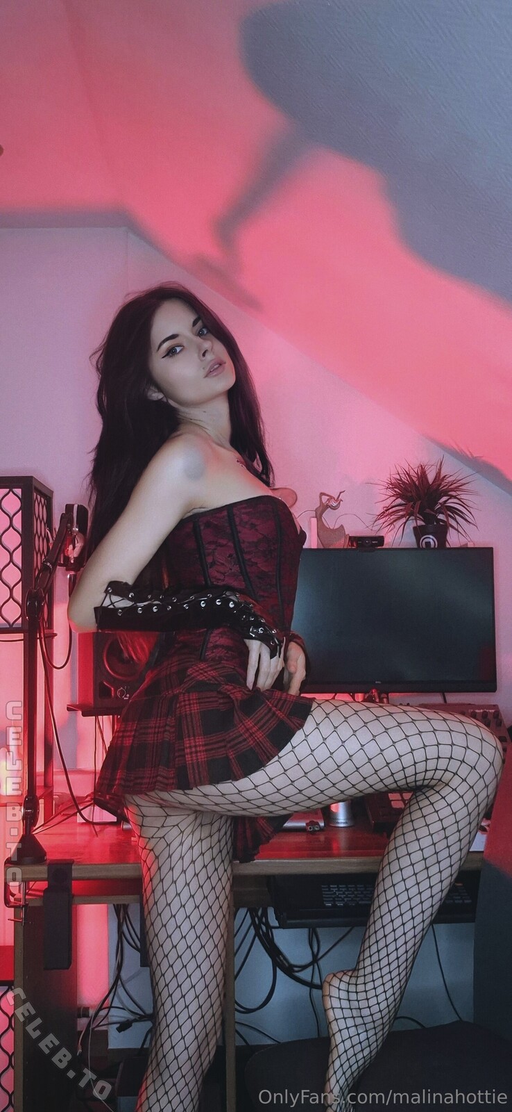 malinahottie nude photo 4