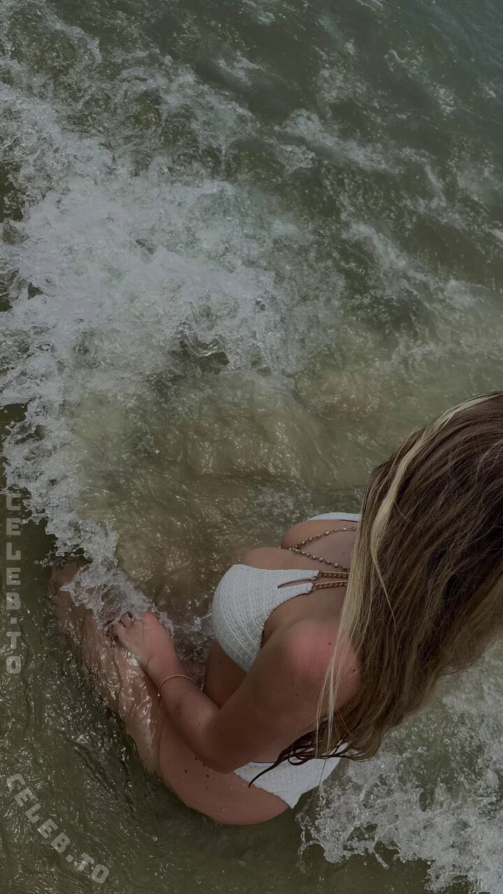 malinamacht nude photo 11