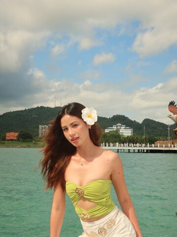 Malle Christian Hot (8 photos)