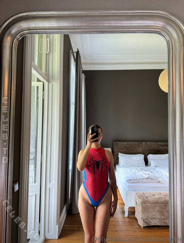 Malousophie nude photo 21