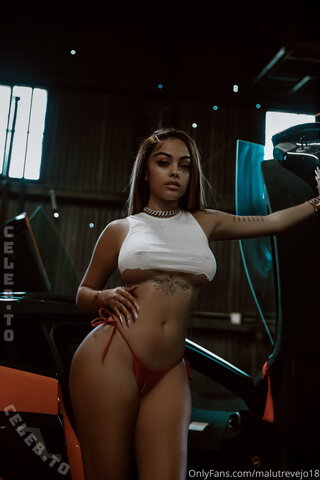Malu Trevejo nude photo 18