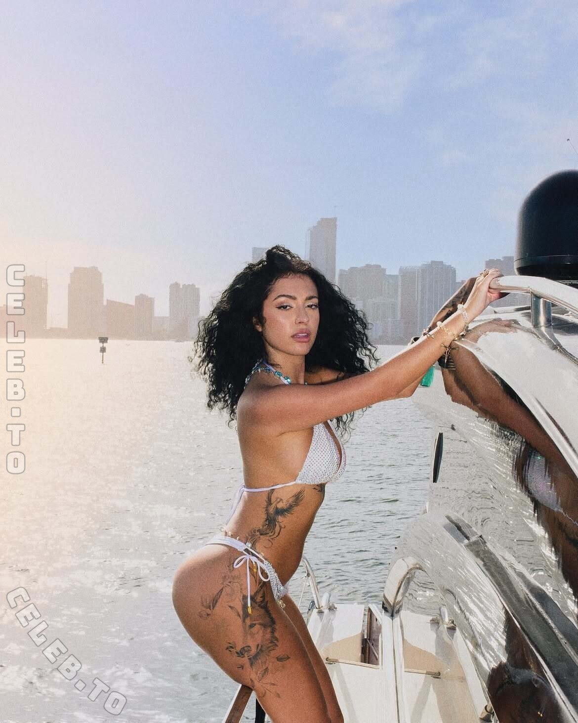 Malu Trevejo nude photo 3