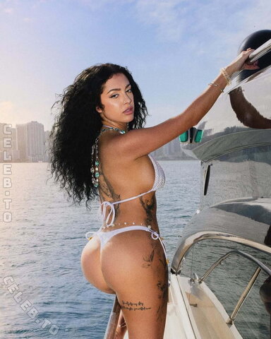 Malu Trevejo nude photo 20