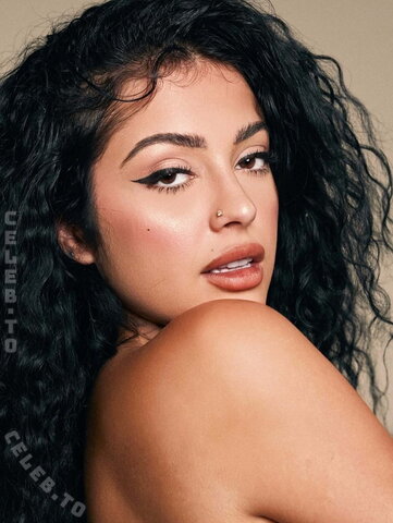 Malu Trevejo nude photo 15
