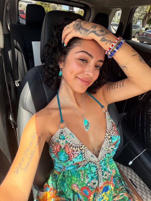 Malu Trevejo nude photo 1