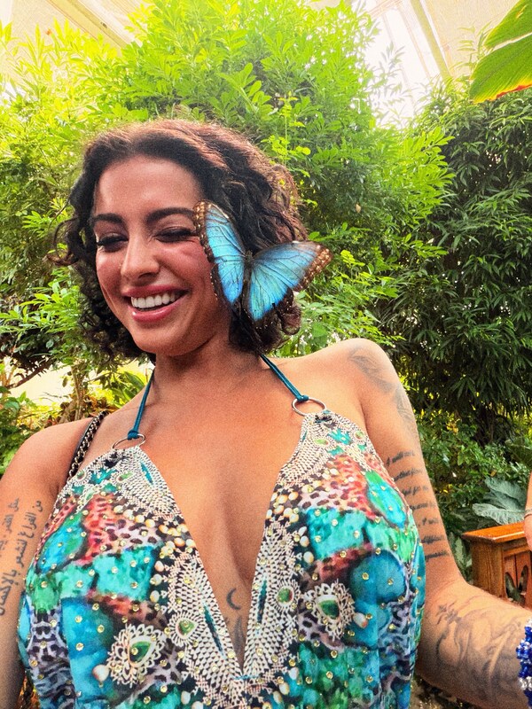 Malu Trevejo nude photo 11