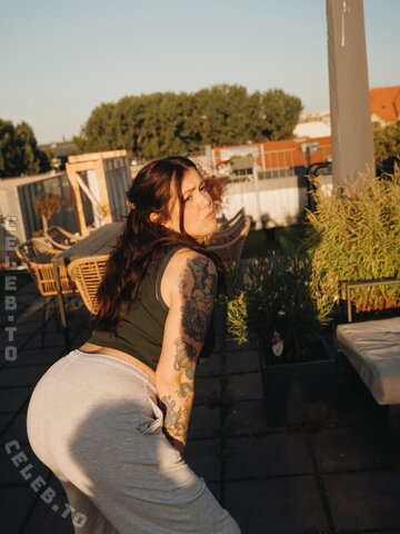 Malwanne – New Insta post 🍑
