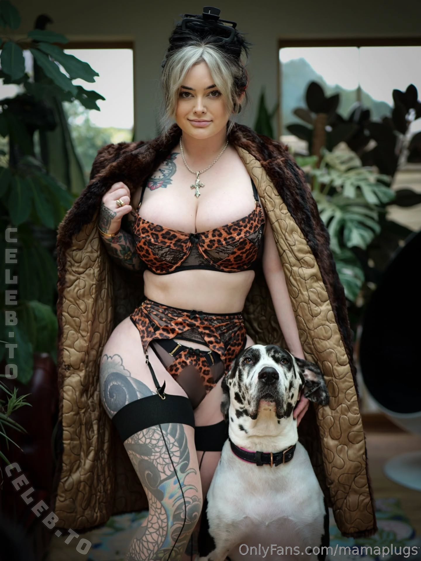 Mamaplugs nude photo 2