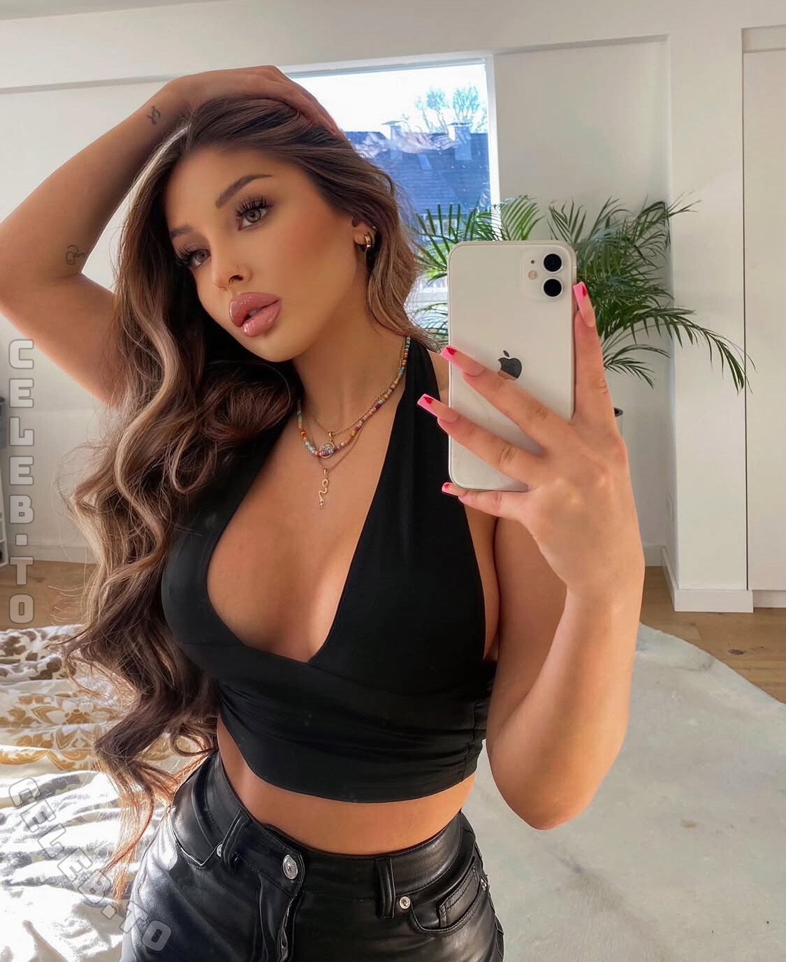 Mammmichulaaa nude photo 2