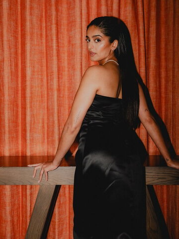 Mandeep Dhillon nude photo 7