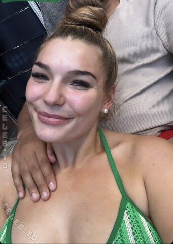 Manja_schfld nude photo 1