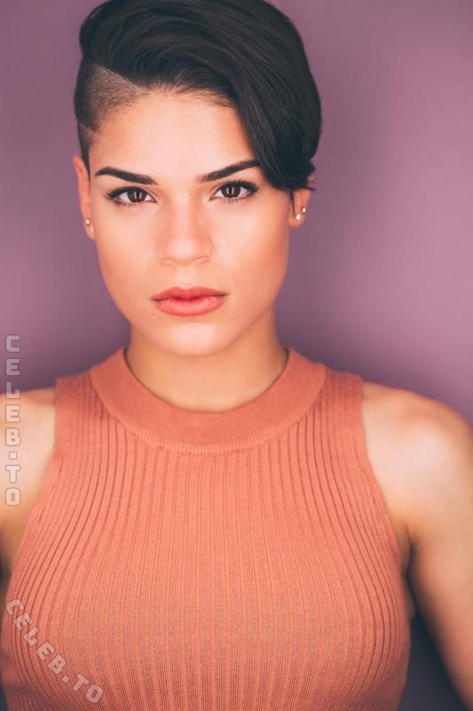 Manni L. Perez nude photo 8