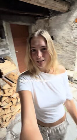 Mara Hülbach nude photo 10