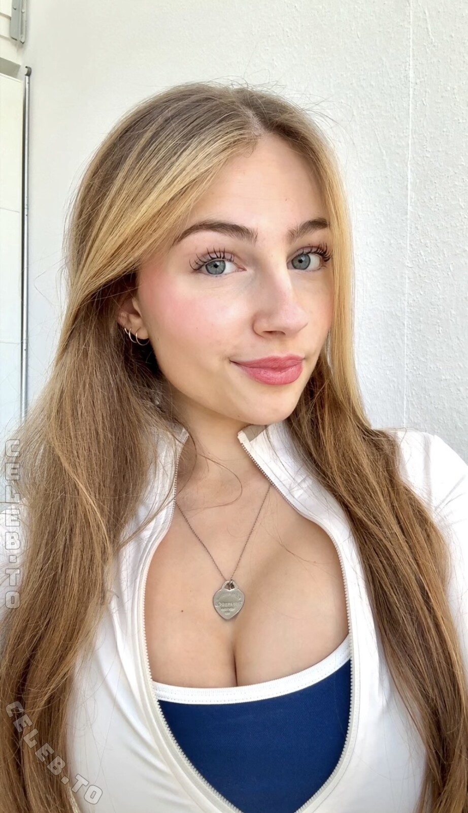 Mara Kasir nude photo 1