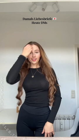 Mara Kasir – Insta real Would say, no bra, nipples visible