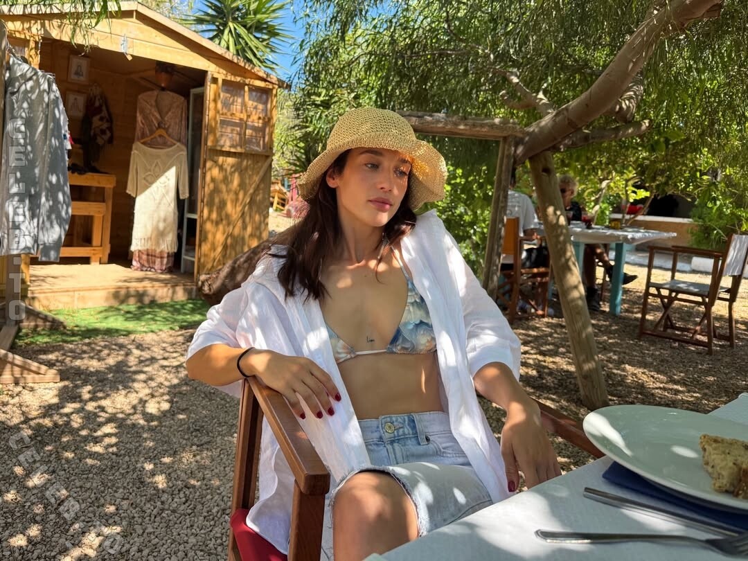María Pedraza nude photo 1