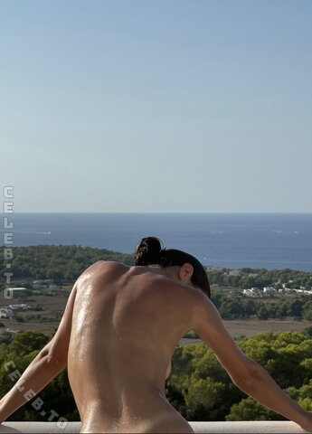 María Pedraza nude photo 1