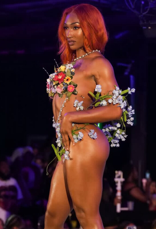 Mara Sade nude photo 4