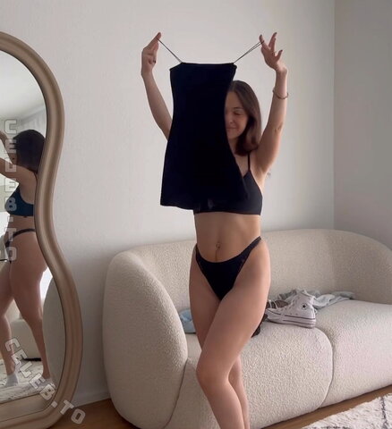 Marci nude photo 26