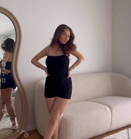 Marci nude photo 25