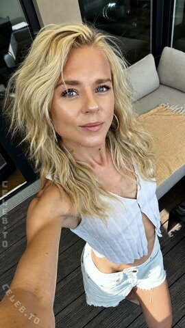 Maren Schiller nude photo 1