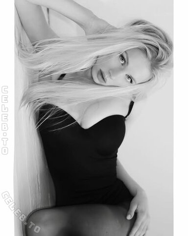 Maren Tschinkel – B/W shooting by IG