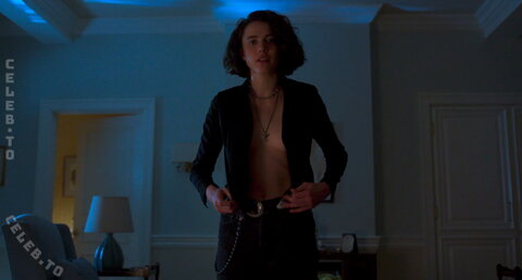 Margaret Qualley nude