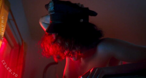 Margaret Qualley nude