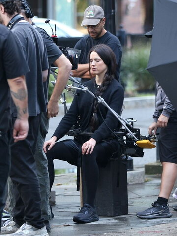 Margaret Qualley New (4 photos)