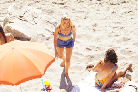 Margot Robbie nude photo 10