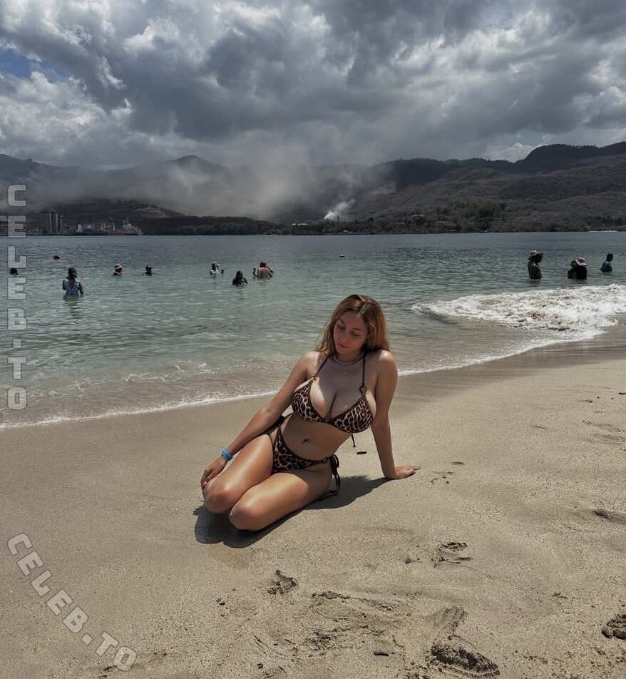 Maria Celeste Guevaraa nude photo 12